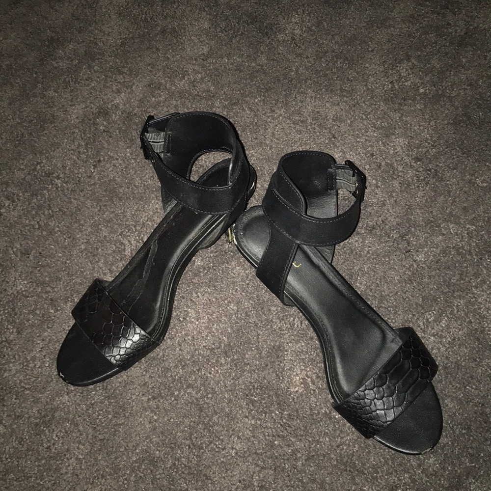 black strappy sandal heels